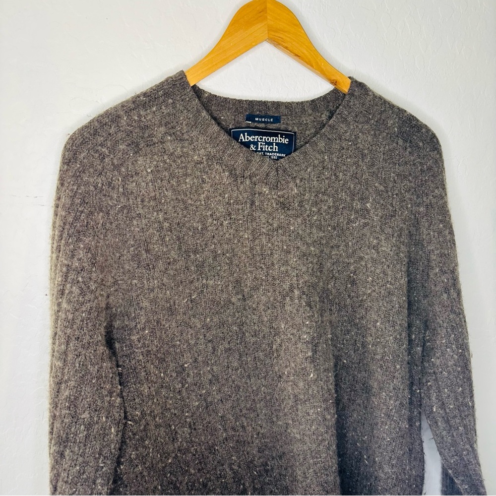 Y2K Abercrombie & Fitch Men's Dark Gray Crewneck Sweater - Picture 5 of 9